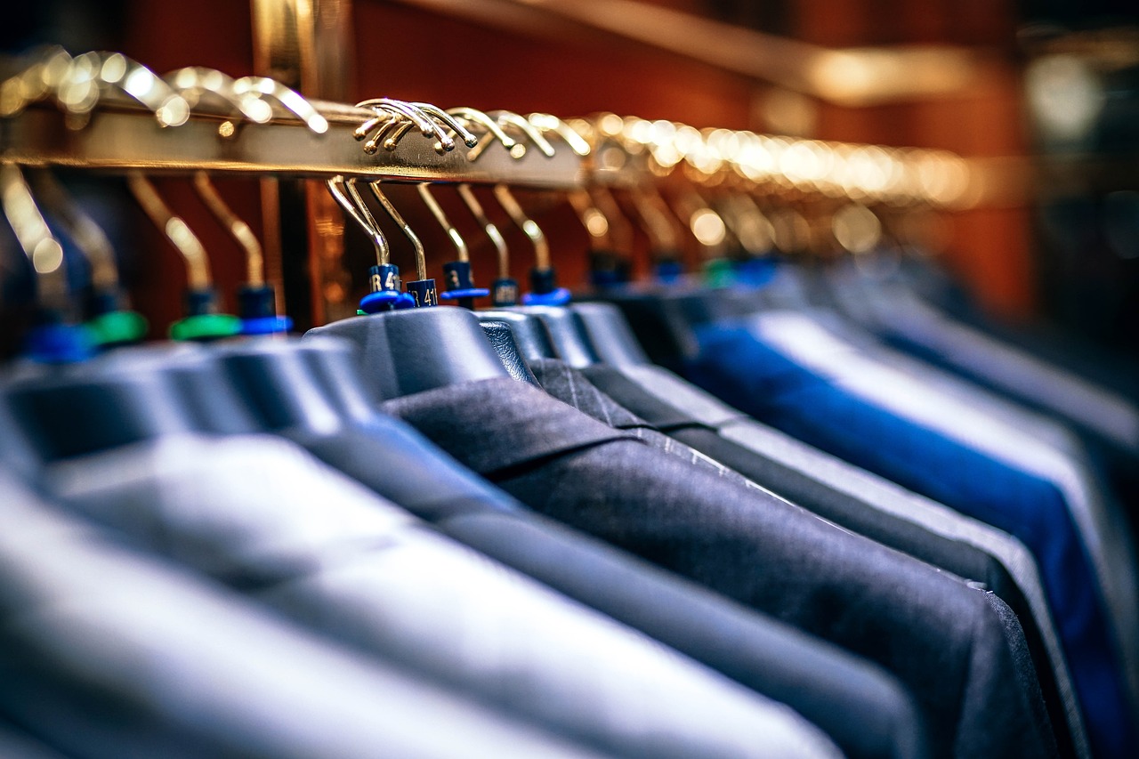 Arara para Roupas de Parede: Guia Completo para Organizar, Valorizar o Espaço e Vender Mais no Varejo (2026)