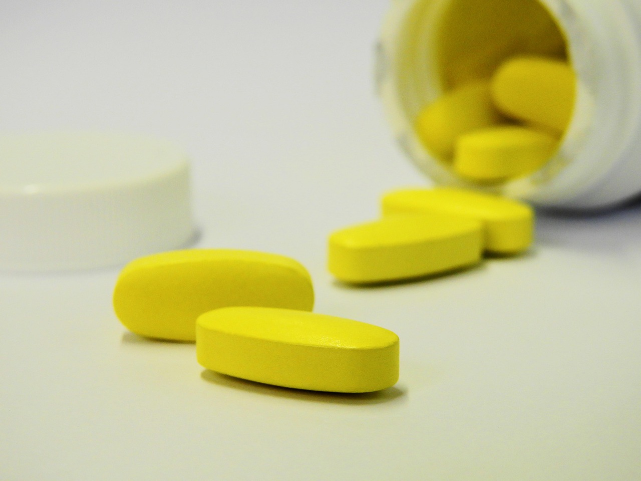 Nutricolin clareia a pele? Entenda a verdade, benefícios, cuidados e como usar com segurança